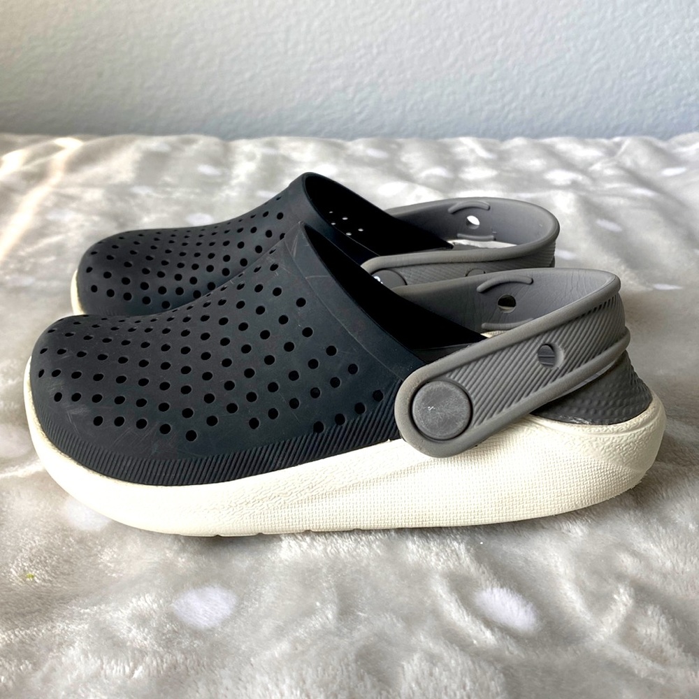 Kid’s Lite Ride by Crocs.